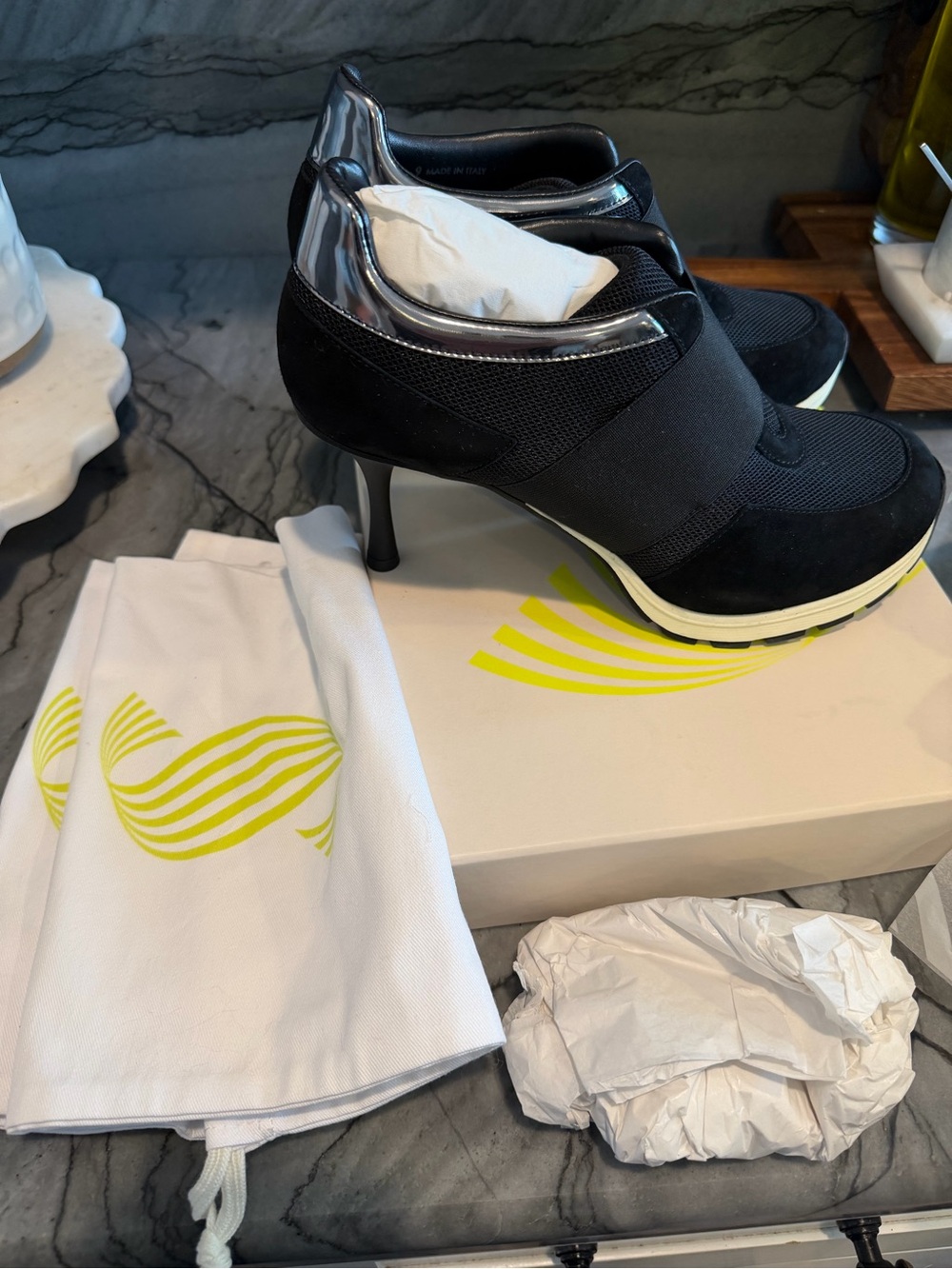 NWT NIB Sneex Icon Celebrity Favorite  Women’s Slip-On Heels Sneakers Black - Picture 2 of 15